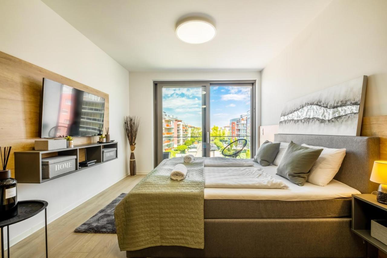 Myflat Coral Premium Suite Siofok Exterior photo